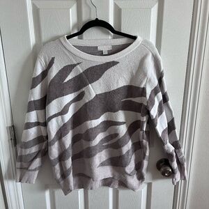 Women's Barefoot Dreams Size M Long Sleeve Crew Neck Cozy Chic Lite Sweater